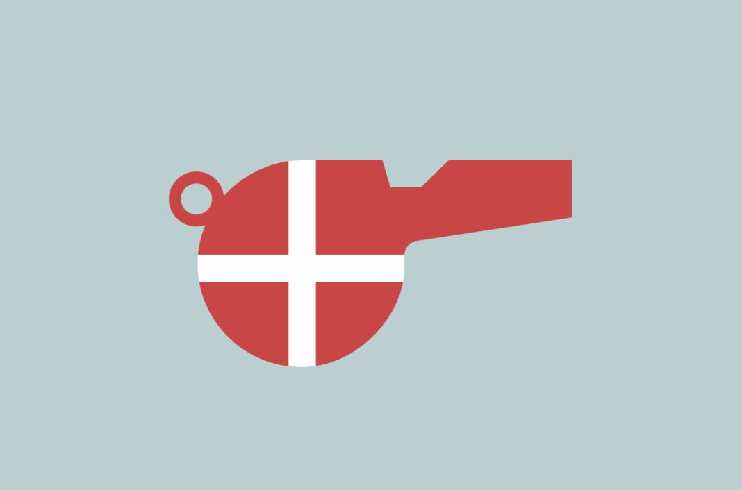 Whistle with Danish flag.