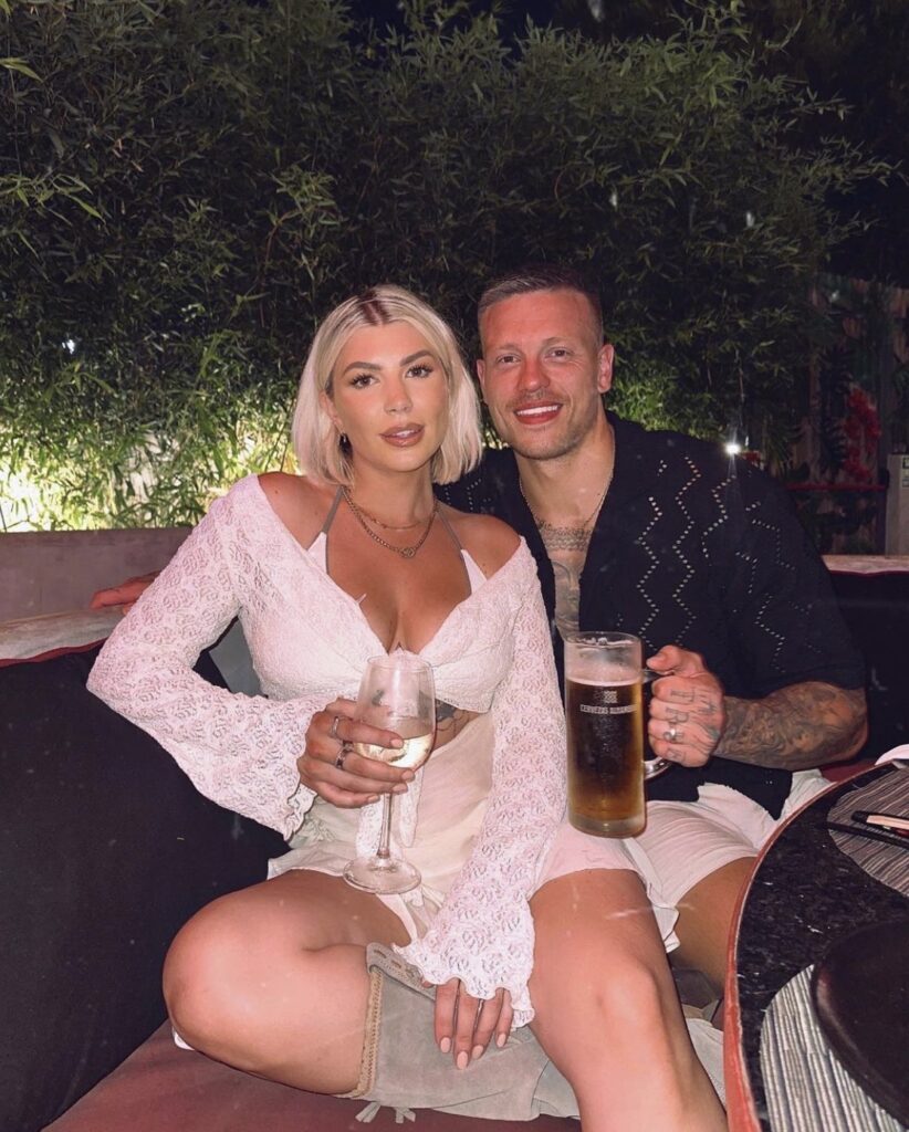 Alex Bowen and Olivia Buckland from Love Island 2016.